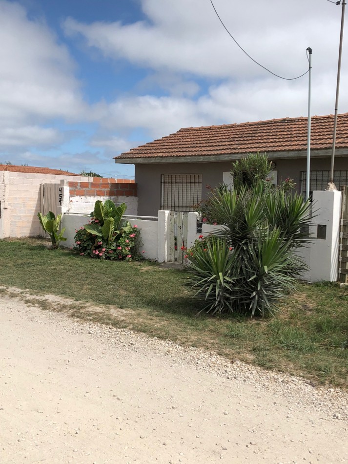 Casa con 3 dtos. a metros del Mar. Felix Up. Camet