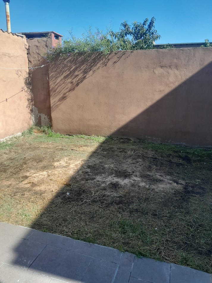 Casa en PH, 3 Amb. C/Patio. Zona Villa Loudes