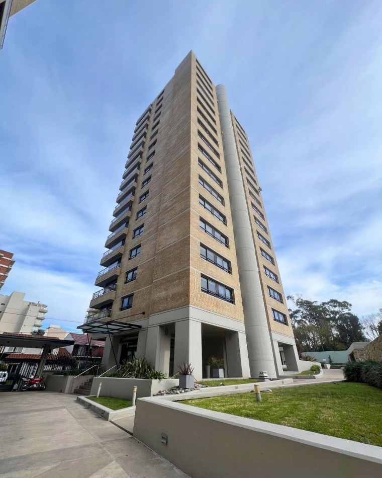 4 Ambientes, C/Coch. Edif. Torres del Golf. Playa Grande