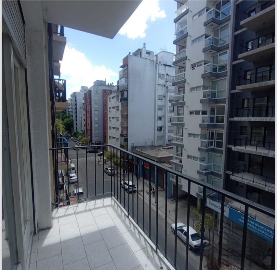 2 Ambientes a la calle C/Balcon saliente. Zona Shopping Aldrey