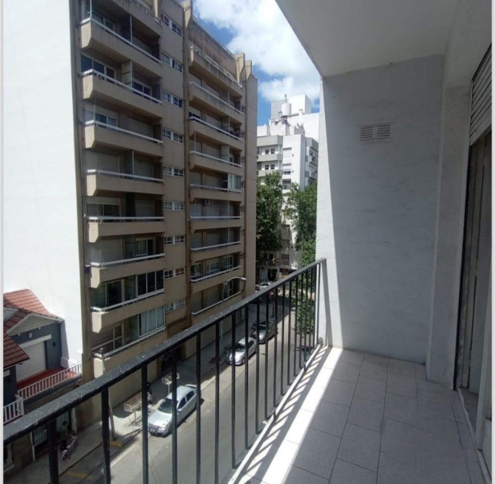 2 Ambientes a la calle C/Balcon saliente. Zona Shopping Aldrey