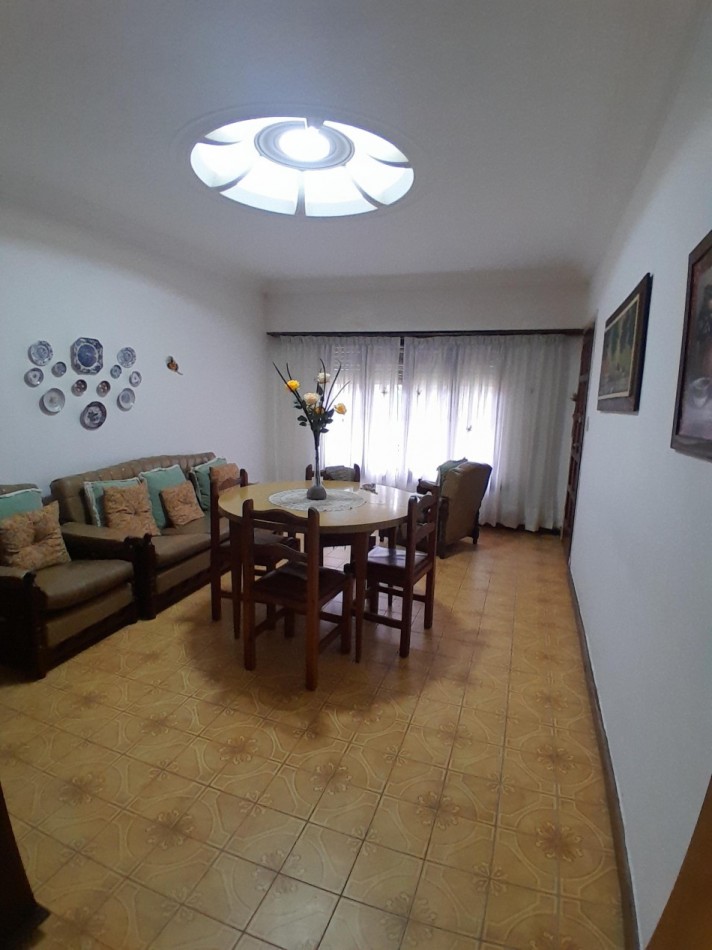 Chalet 3 Amb. Garaje doble, quincho. Villa Primera