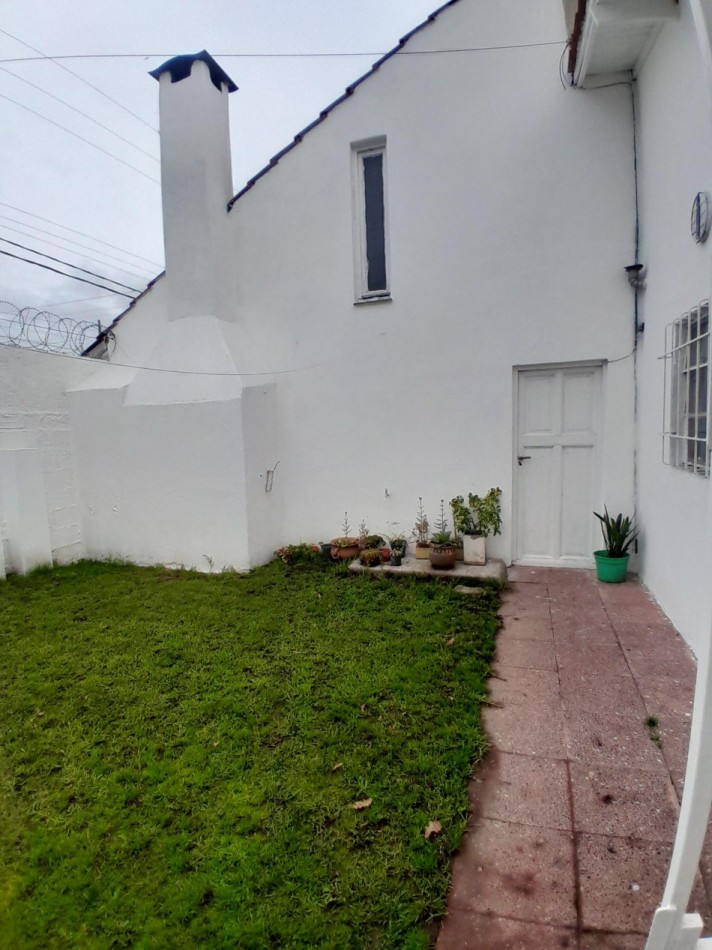 Chalet 3 Amb. Garaje doble, quincho. Villa Primera