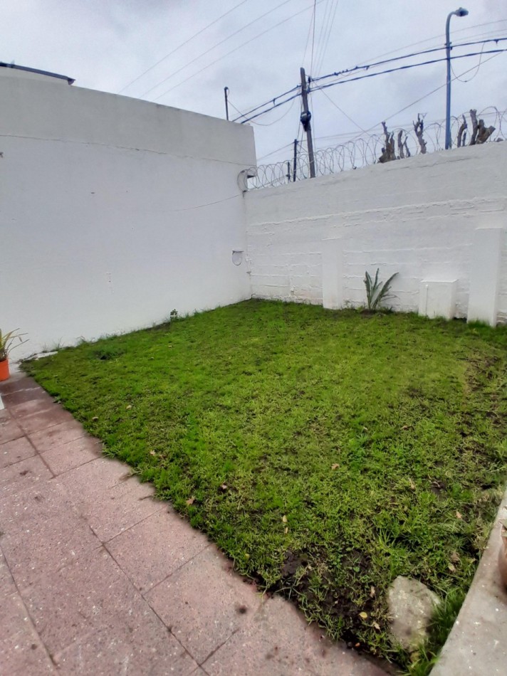 Chalet 3 Amb. Garaje doble, quincho. Villa Primera
