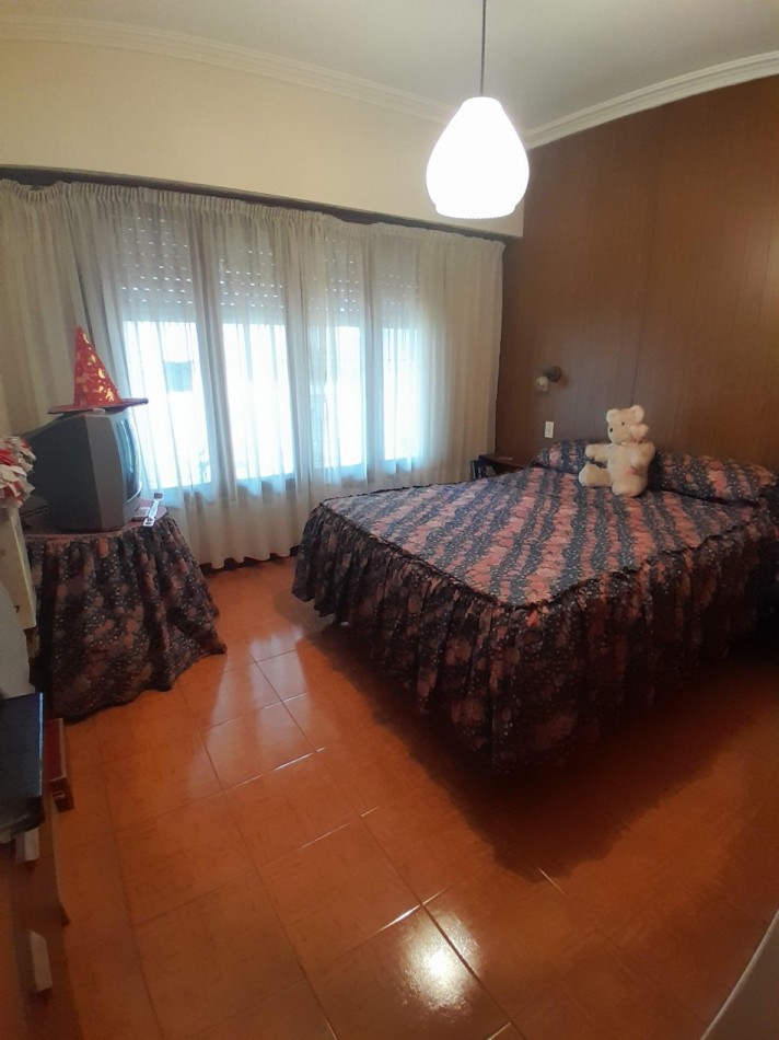 Chalet 3 Amb. Garaje doble, quincho. Villa Primera