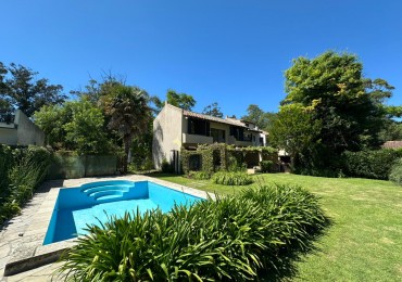 Casa Estilo Colonial. Piscina, Parrilla, Parque, Lote 666 m², 3 Dormitorios. Barrio Los Tilos
