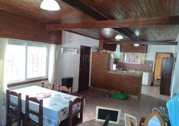 Casa americana 120M2 cub. 3 Amb. 2 baños, garaje, parque. Barrio El Tejado 