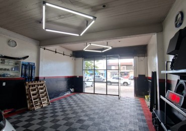 Local comercial, 130 M2., habilitacion varios rubros. Av. Colon 7200