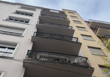 Semipiso 4 Ambientes C/Dependencia. Todo Externo. Edificio señorial con detalle de categoria.